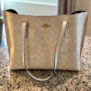 COACH Mollie Tote Bag